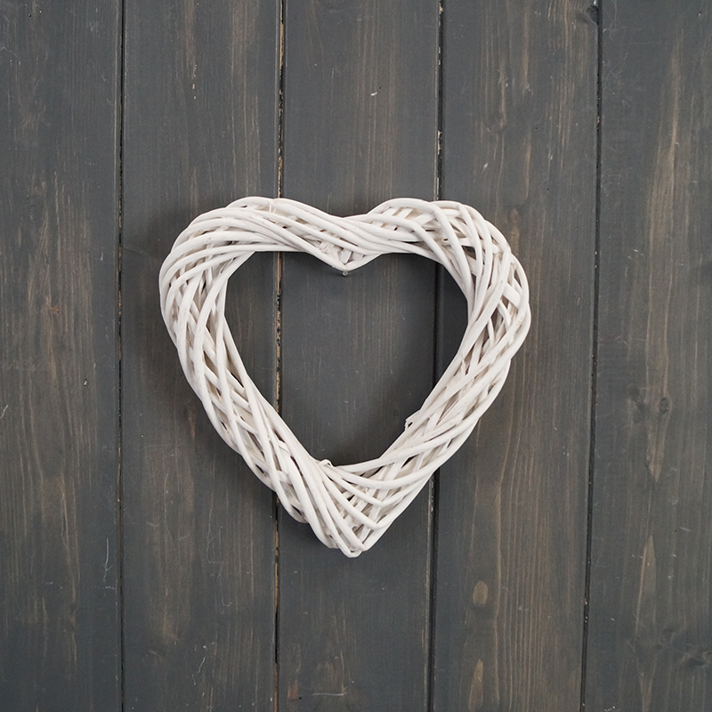 20cm White Heart Willow Wreath detail page